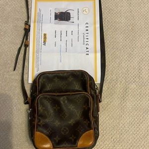 AUTHENTIC LOUIS VUITTON DANUBE CROSSBODY WITH COA FROM ENTRUPY